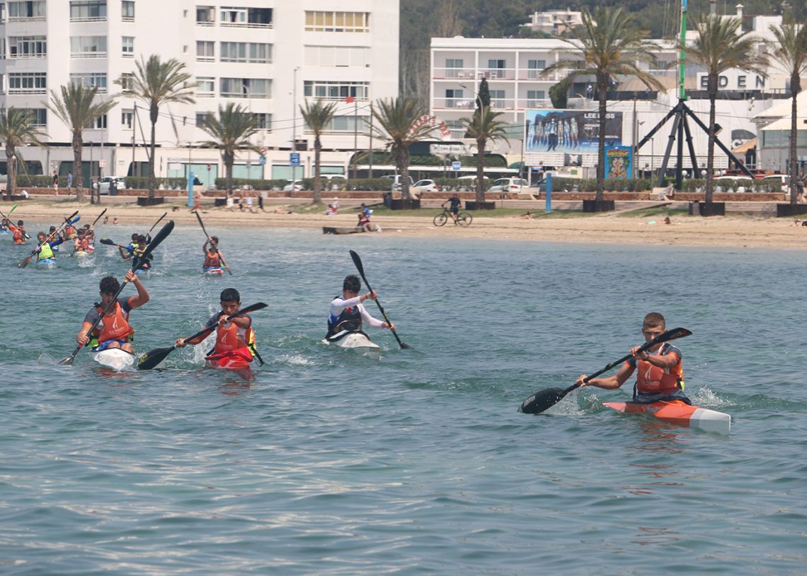 Doscientos palistas se dan cita en Sant Antoni en la Copa Balear Jóvenes Promesas de Piragüismo 