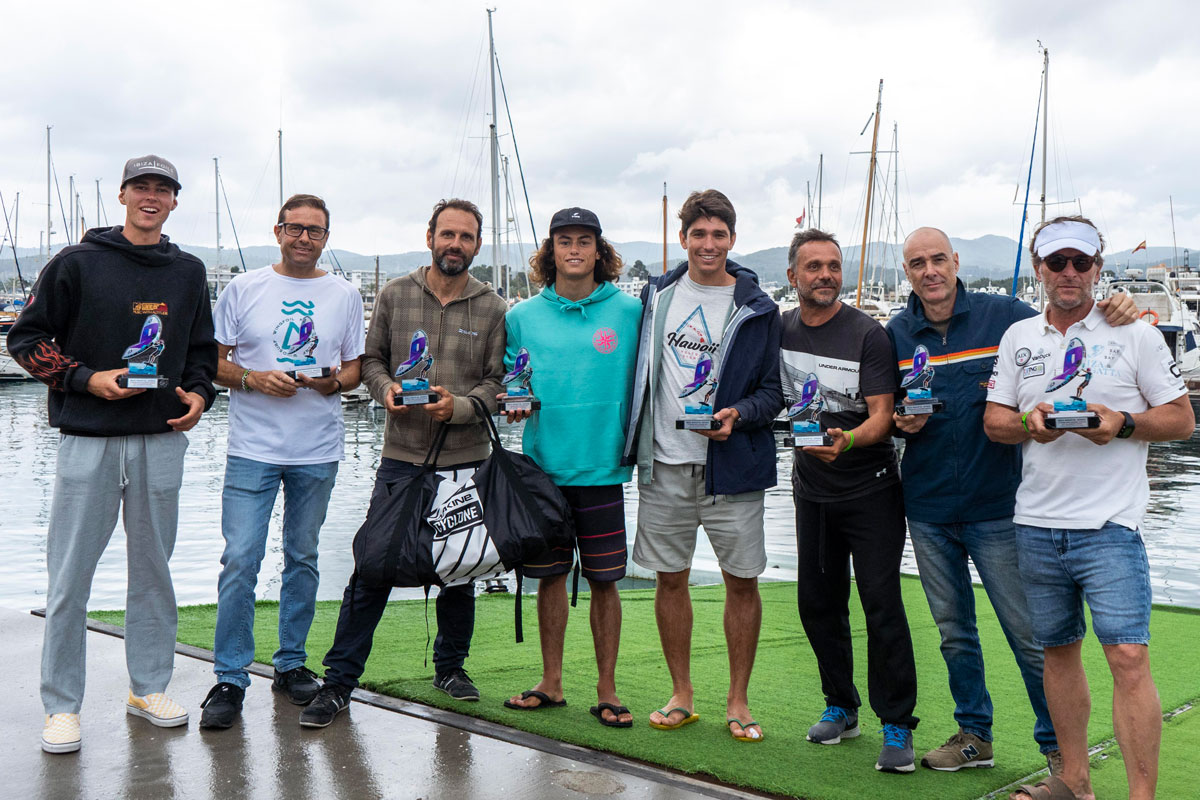 Julián López, Marcos Colomar y Enrique Mas se alzan con el Ibiza Wing Foil Series