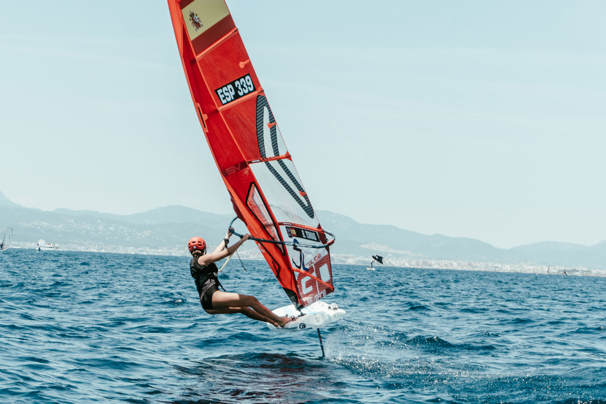 actualidad náutica, noticias náuticas, es caló surf school, club nàutic s'arenal, es calo, wing foil