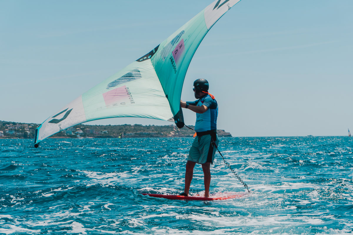 actualidad náutica, noticias náuticas, es caló surf school, club nàutic s'arenal, es calo, wing foil