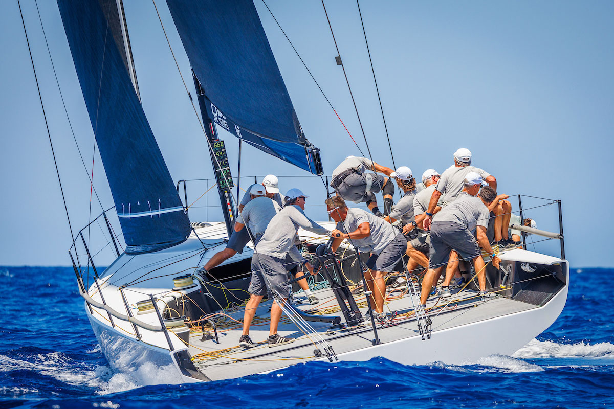 Platoon se posiciona en cabeza en la Menorca 52 SUPER SERIES Royal Cup