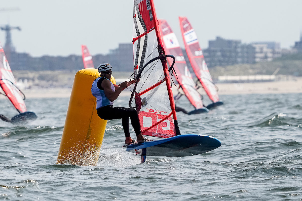 Nacho Baltasar clasifica a España en IQFoil para los Juegos Olímpicos de París 2024