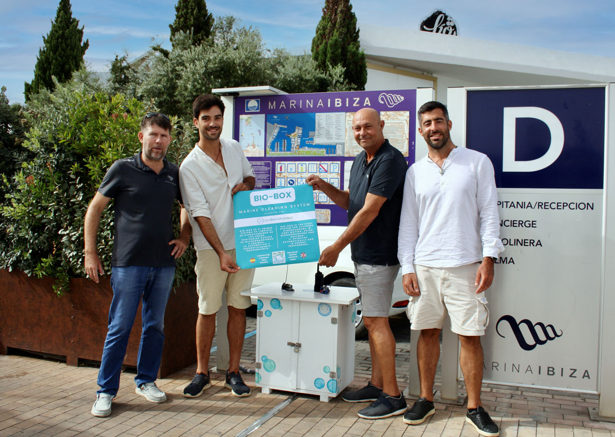 Marina Ibiza, pionera en el uso de bacterias para eliminar restos de hidrocarburos en el mar