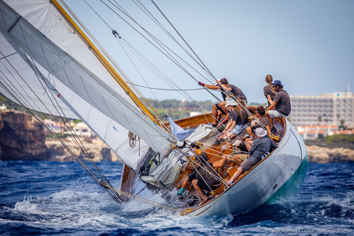 The art work  of William Fife III continues alive at the Copa del Rey of Vintage Boats