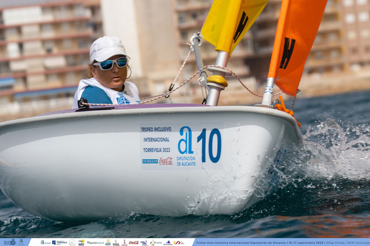 Violeta del Reino rises up with the I Trofeo Vela Inclusiva Internacional Diputación of Alicante