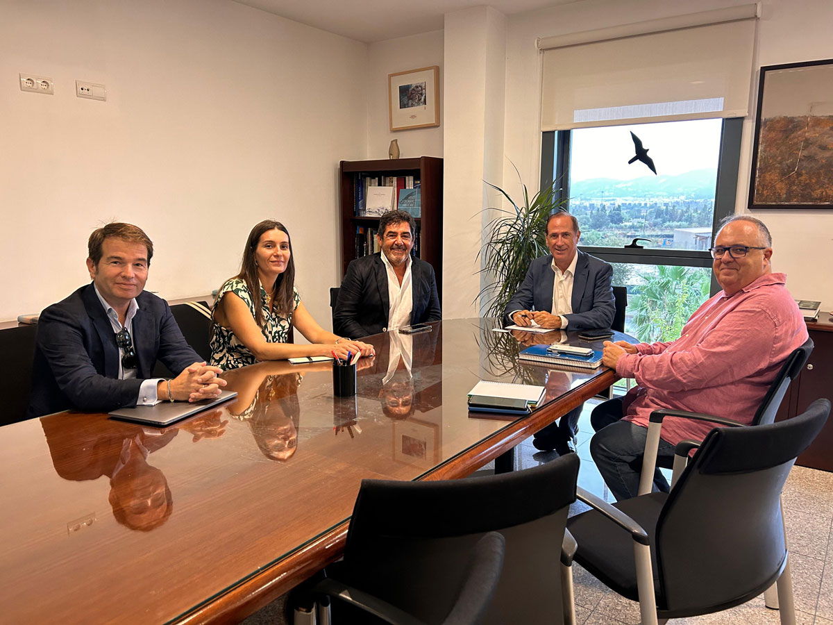 The employers of the Balearic and national nautical sector presented the situation to the Councilor 