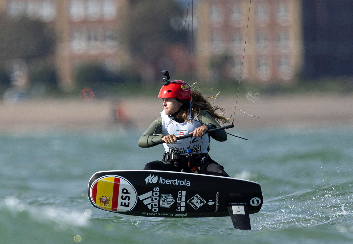 Gisela Pulido consigue la octava plaza olímpica para España con el Formula Kite Femenino