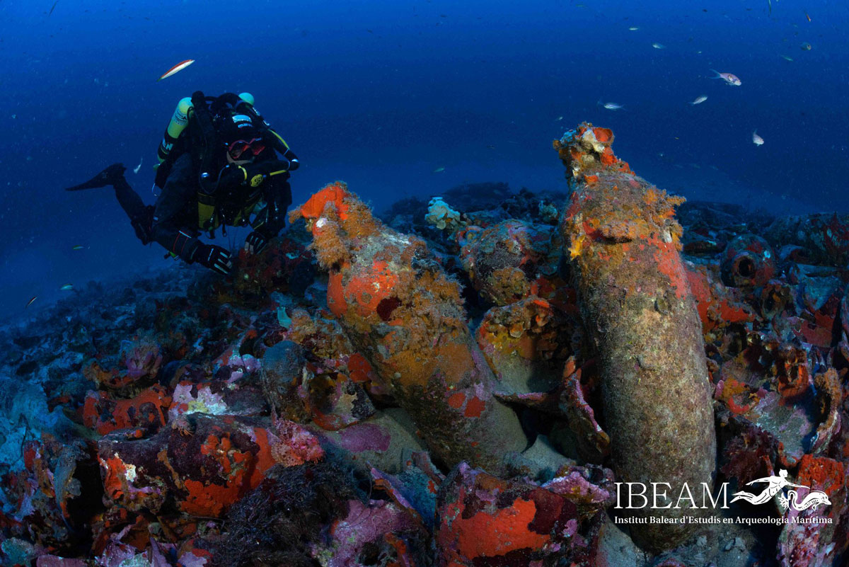 La arqueología subacuática y la preservación del patrimonio marítimo a debate en Formentera