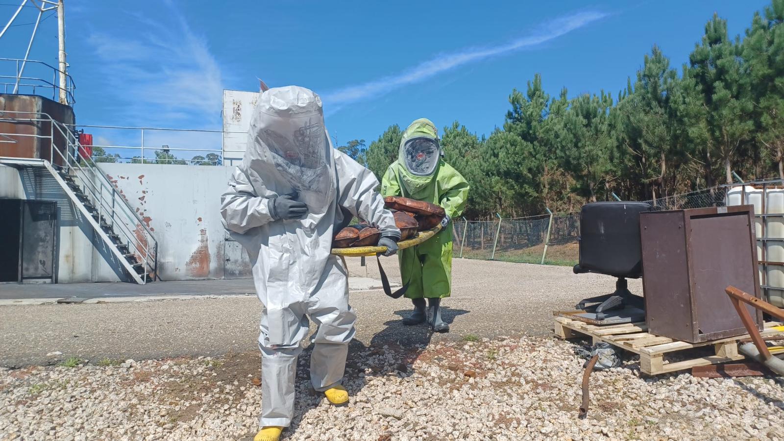 The Firefighters of Mallorca specialize in new techniques to attend emergencies at ports