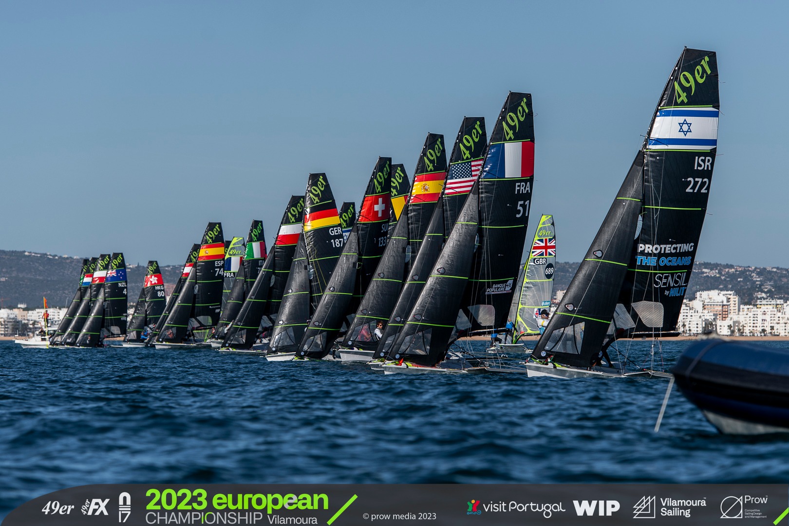 Segunda jornada del Campeonato de Europa de 49er y 49er FX en aguas de Vilamoura, Portugal, con tres