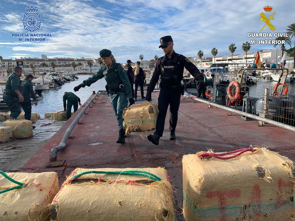 Localizados 3.500 kilos de hachís en las costas de Ciutadella