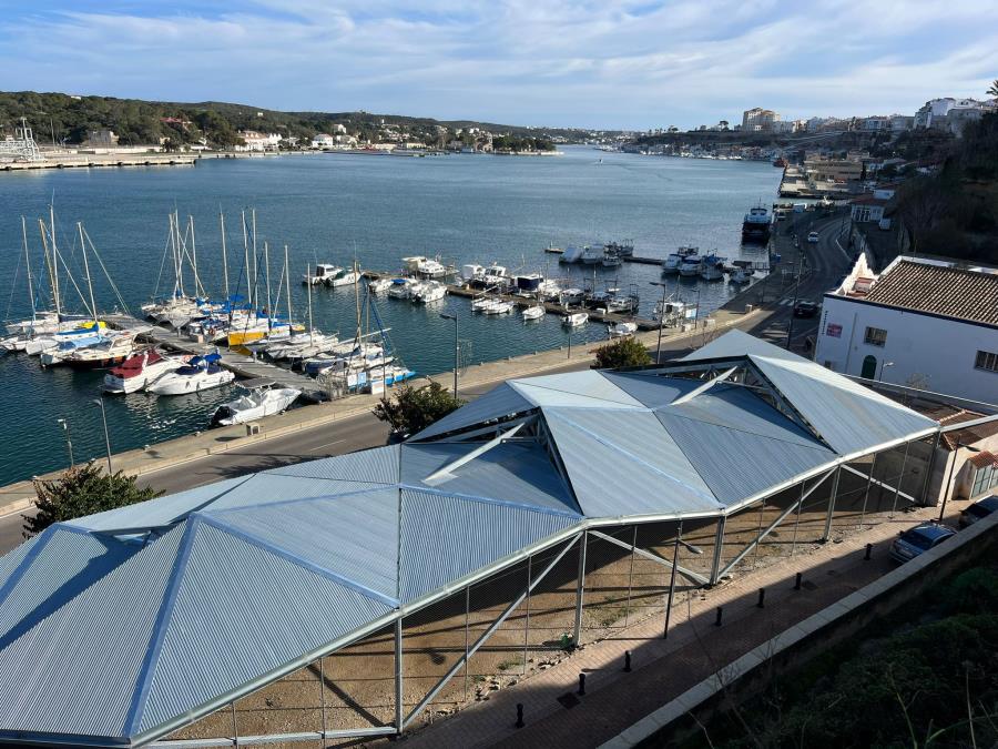 Maó gives 20.000 euros to the Fisherman’s guild for the construction for a protective cover