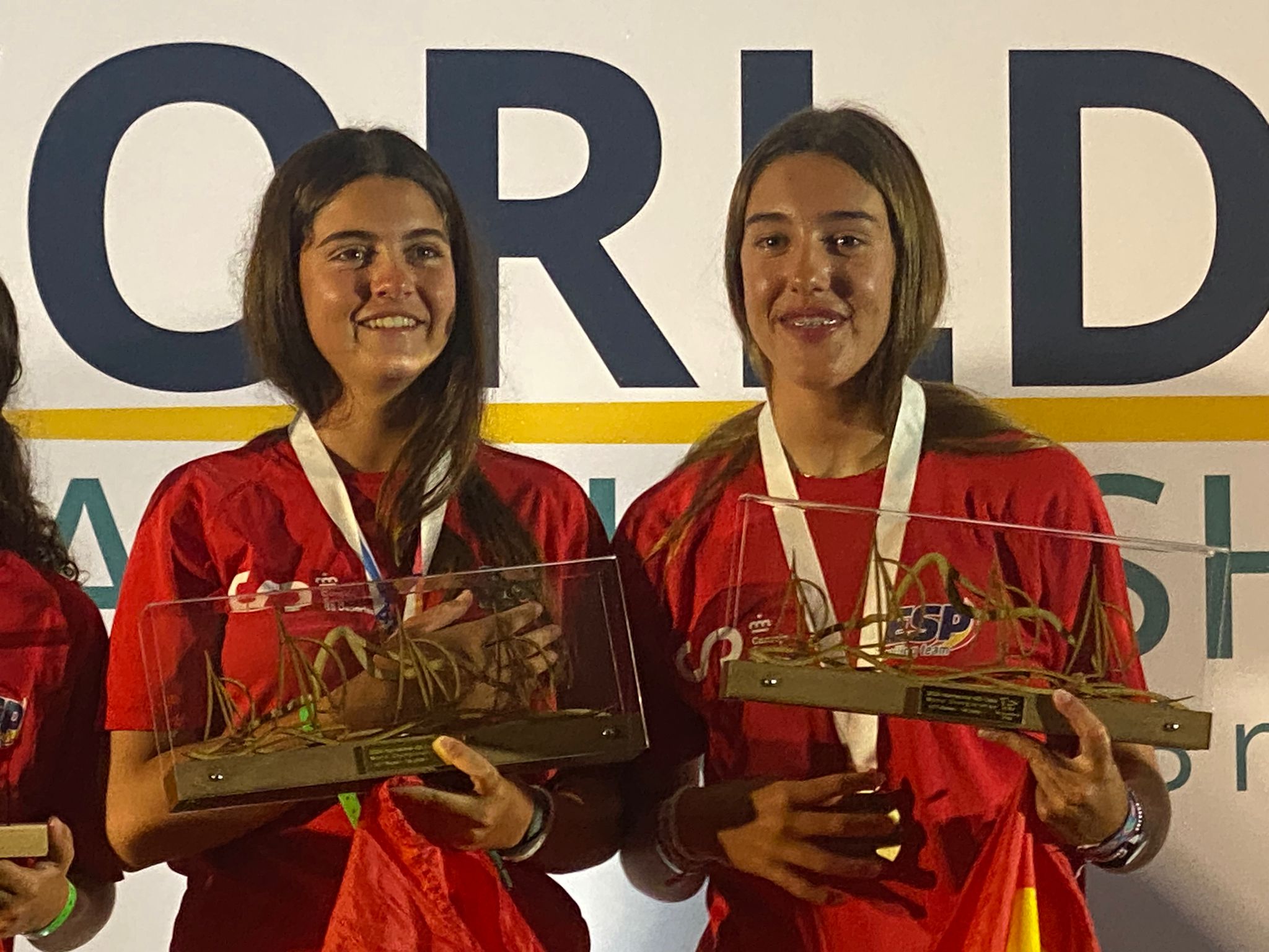 Las regatistas del CN Arenal, Martina Gomila y Neus Fernández, campeonas del mundo sub17 de 420