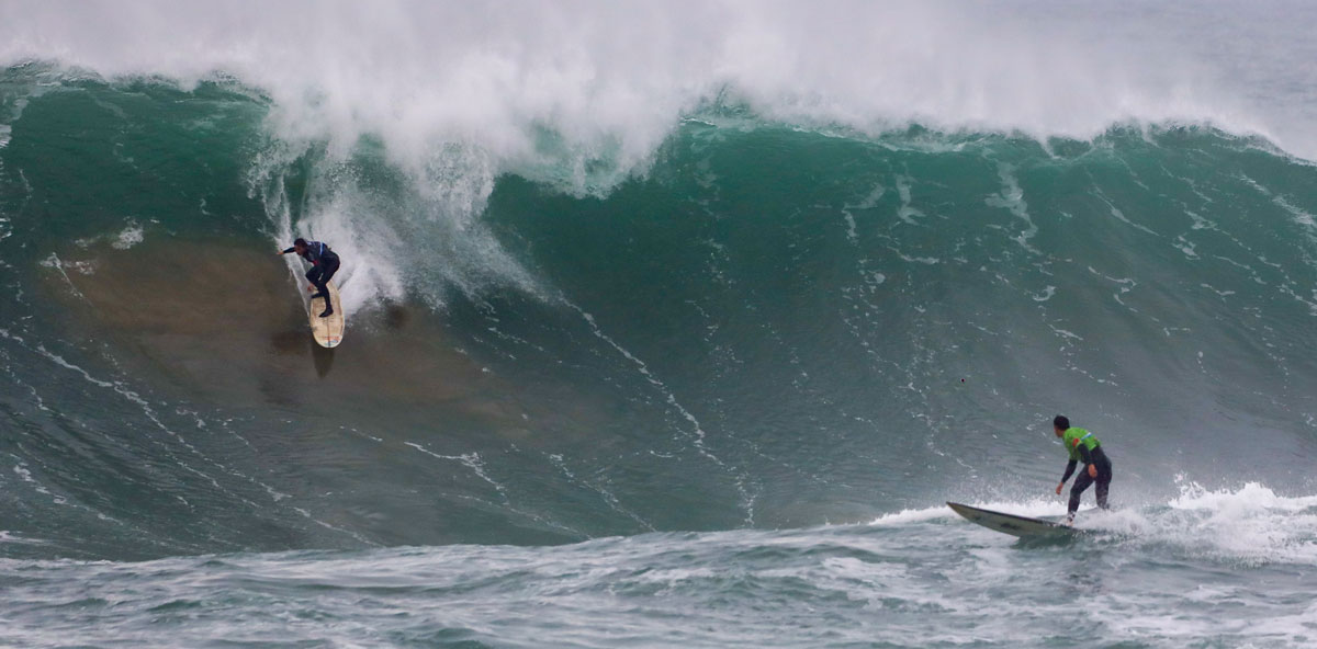 El menorquín Joan Mercadal surfea olas de más de 7 metros en La Vaca Gigante
