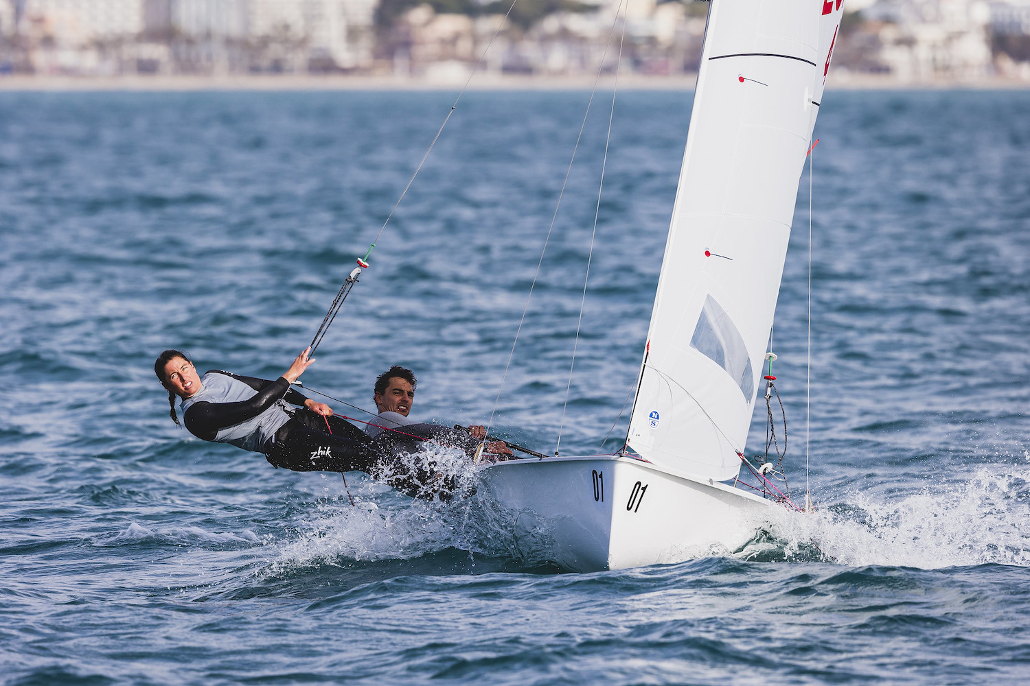 The 470 World Championship kicks off at Club Nàutic s'Arenal with unstable winds