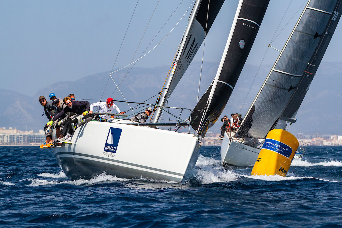 The cruisers and monotypes are ahead of the 53 Trofeo Princesa Sofía Mallorca