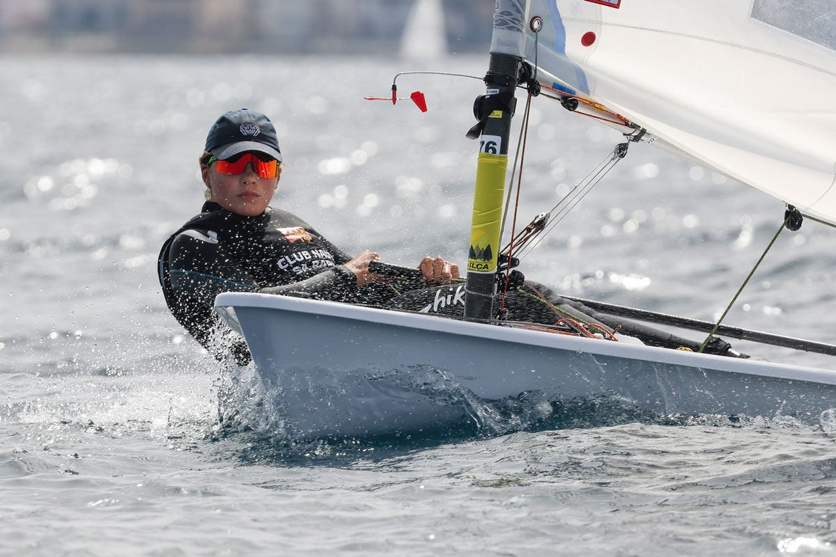 The sailor of the CNSR, Marga Perelló, maintains on the podium of the European sub21 of ILCA