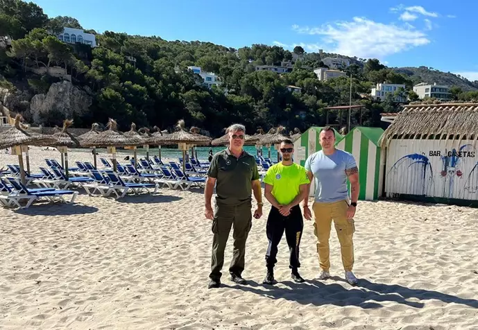 Las playas de Camp de Mar y Sant Elm ya tienen servicio de socorrismo