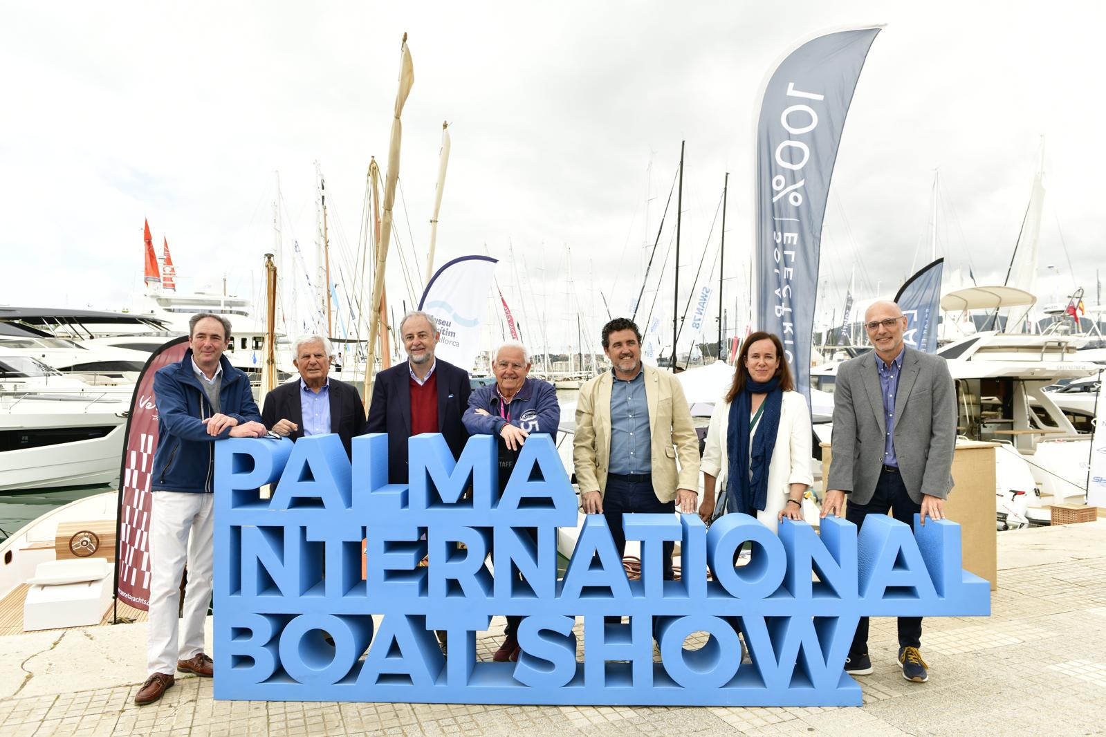 La histórica Regata Rei en Jaume suelta amarras en el Palma International Boat Show