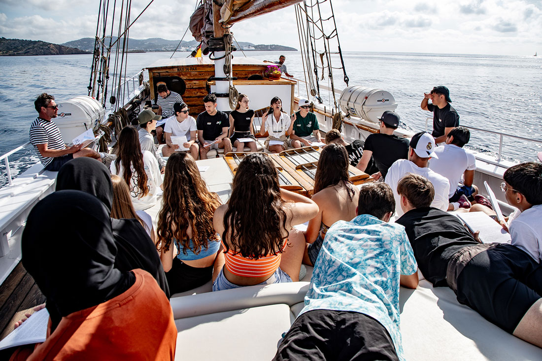 Los jóvenes ibicencos descubren el mar balear a través del programa 