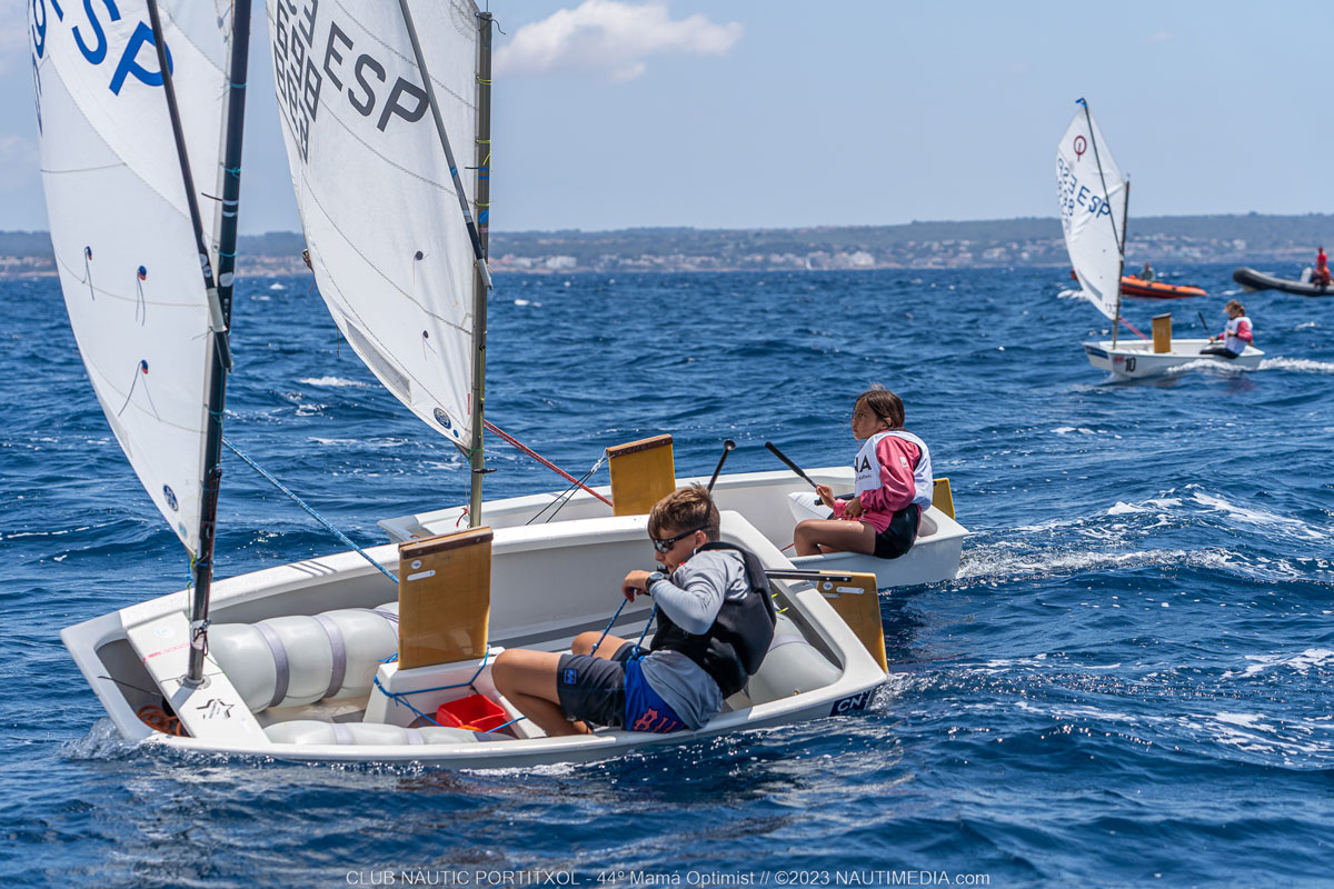 actualidad náutica, noticias náuticas, club nàutic portitxol, trofeo mama optimist, vela, regata, re