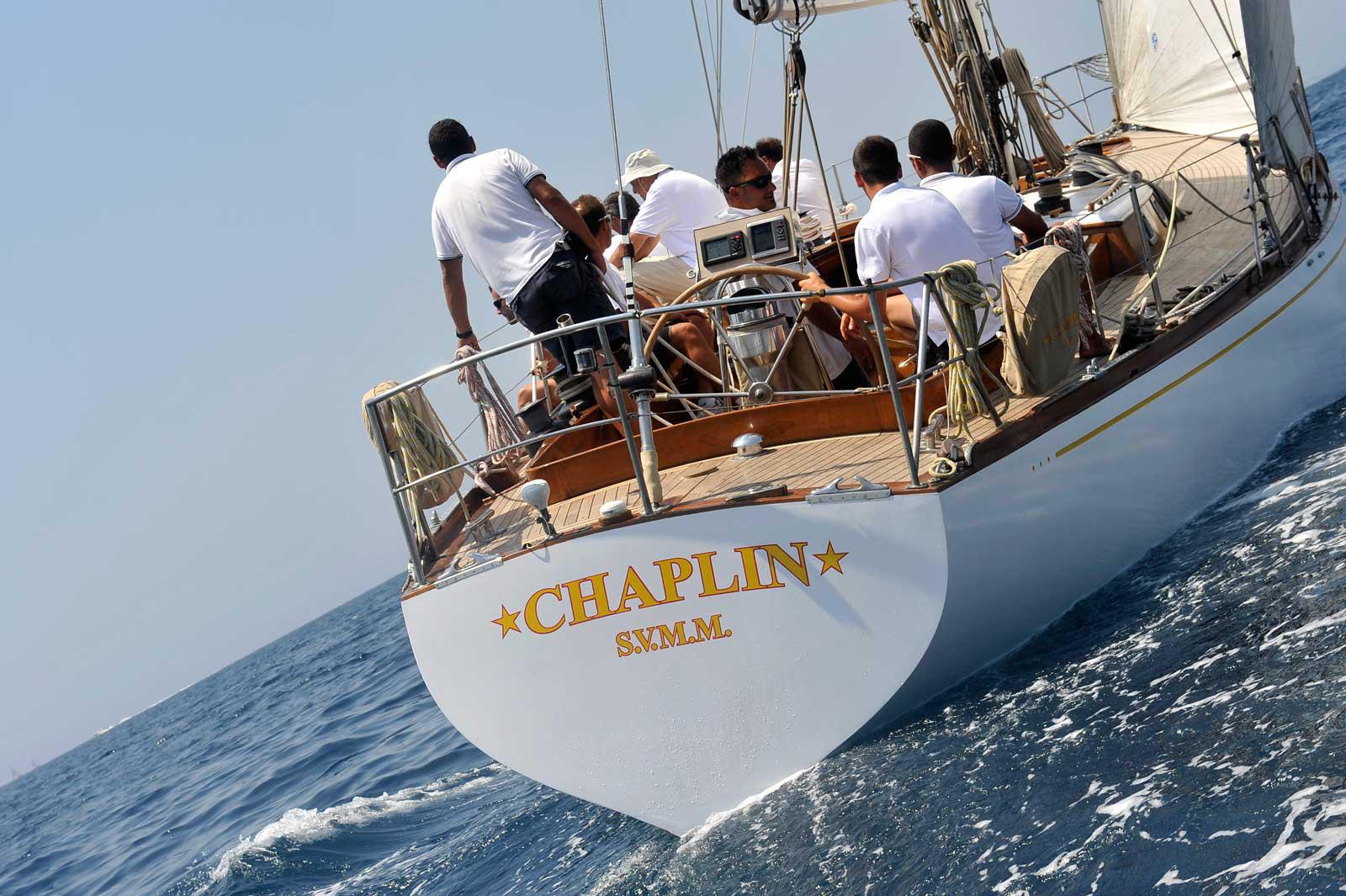 The Italian Navy sailboat “Chaplin” docks in Palma