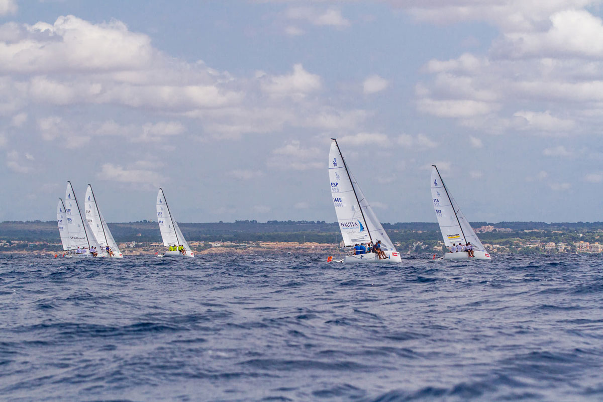 Un centenar de barcos competirán en el Mundial de la clase J/70 en la Bahía de Palma 