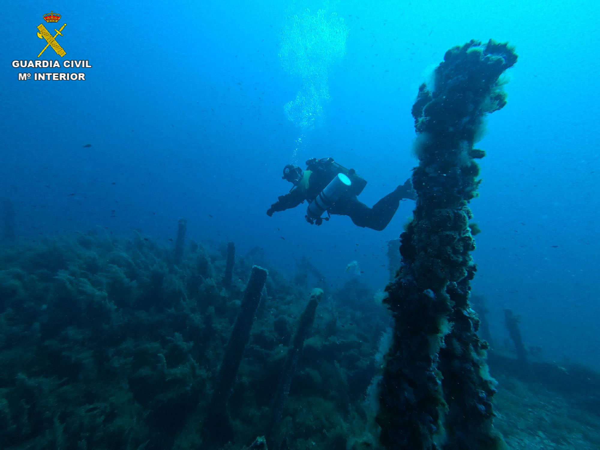 La Guardia Civil inspecciona centros de buceo, embarcaciones y puertos de Menorca