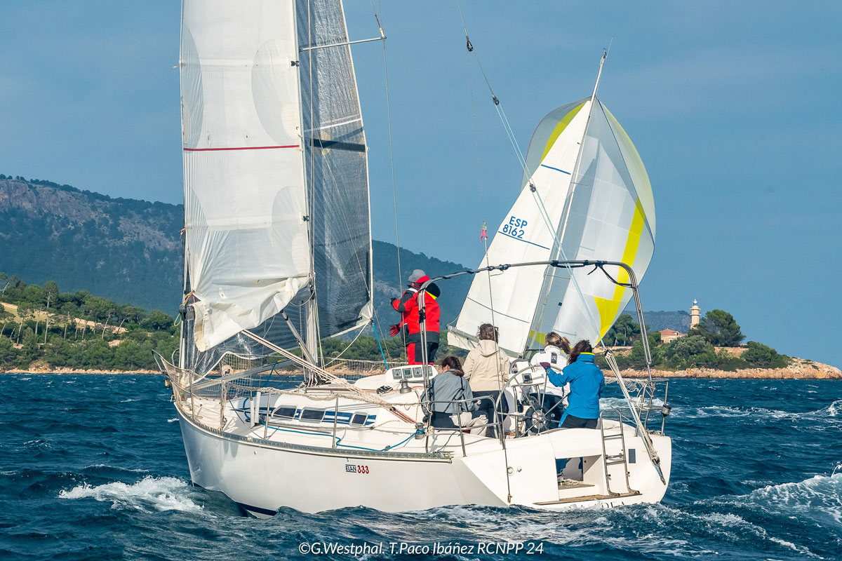 Cruceros y Clásicos se dan cita en el Trofeo Cormorán de Pollença