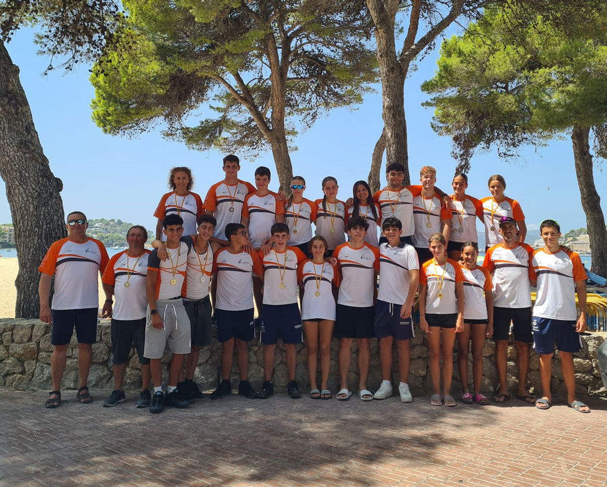 The paddlers from Es Nàutic return with 14 medals from the 29th Volta a les Illes Malgrats