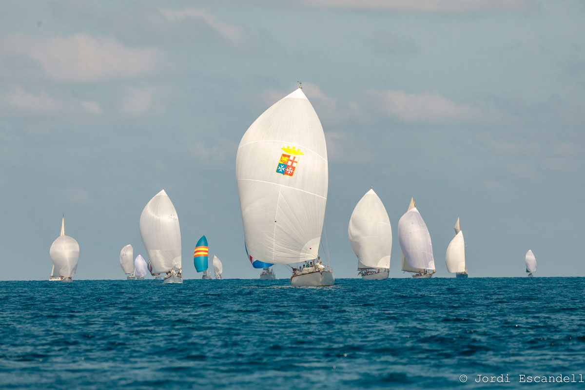 Las embarcaciones clásicas se estrenan en la XX Copa del Rey Repsol en aguas de Mahón