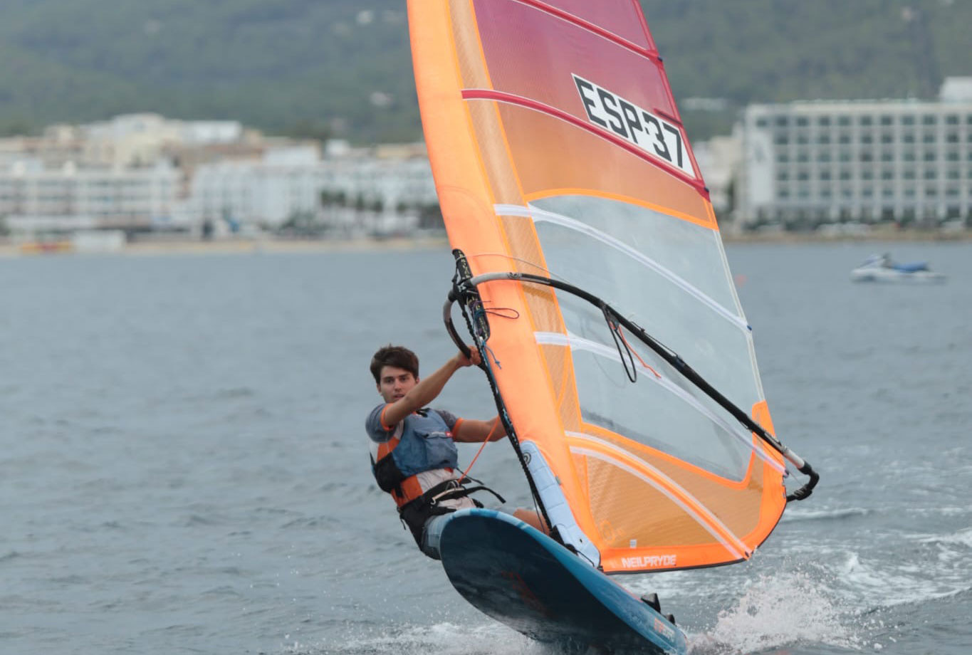 actualidad náutica, noticias náuticas, club nàutic sant antoni, es nàutic, clase windsurfer, raceboa