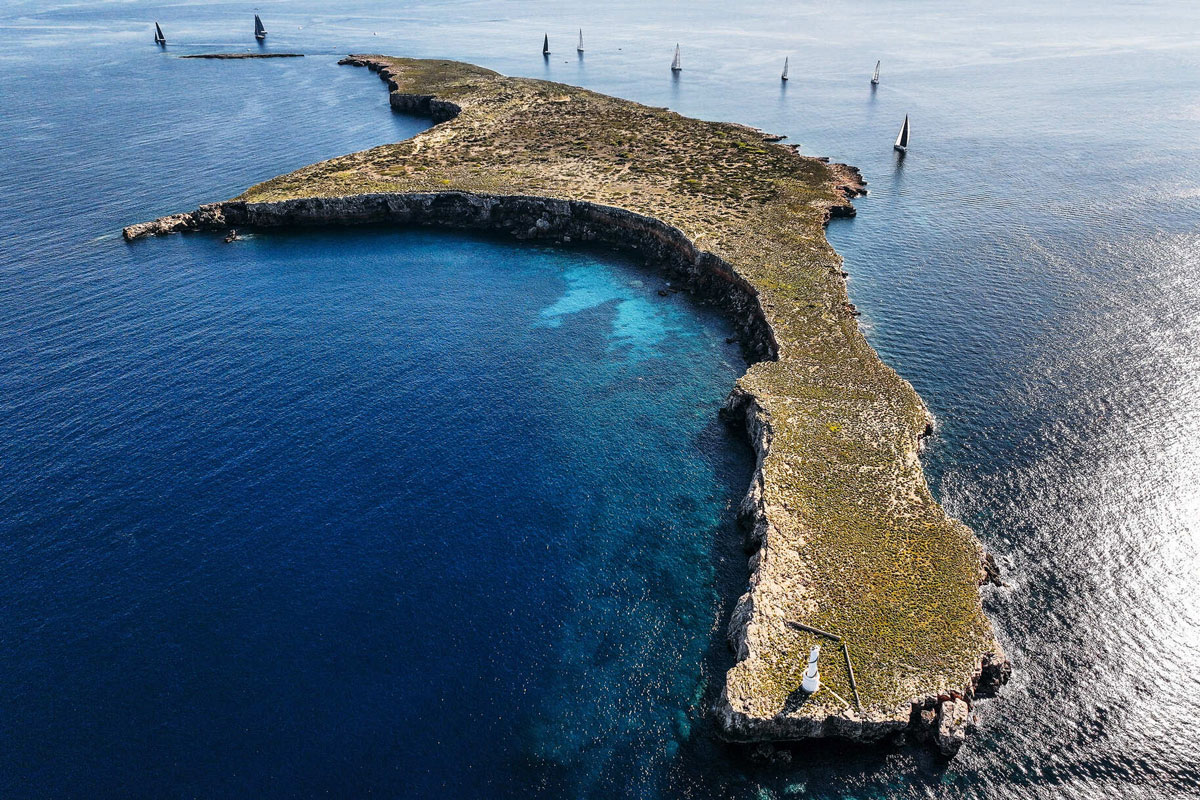 Una veintena de superyates disfrutarán de la belleza de navegar en las Pitiusas en la Ibiza JoySail