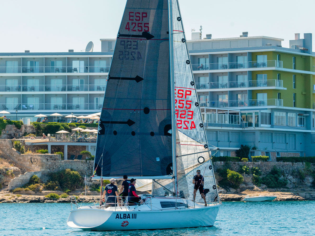 El ‘Alba III’ de Carlos Pons Vidal se lleva el primer asalto del Trofeo Pedro’s Boat