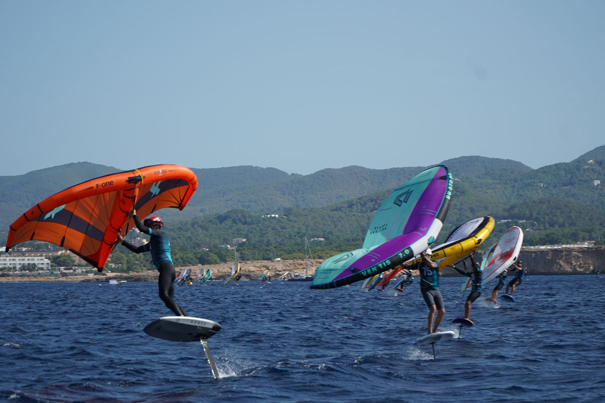 actualidad náutica, noticias náuticas, club nàutic sant antoni, es nàutic, wingfoil, verano, vela, r