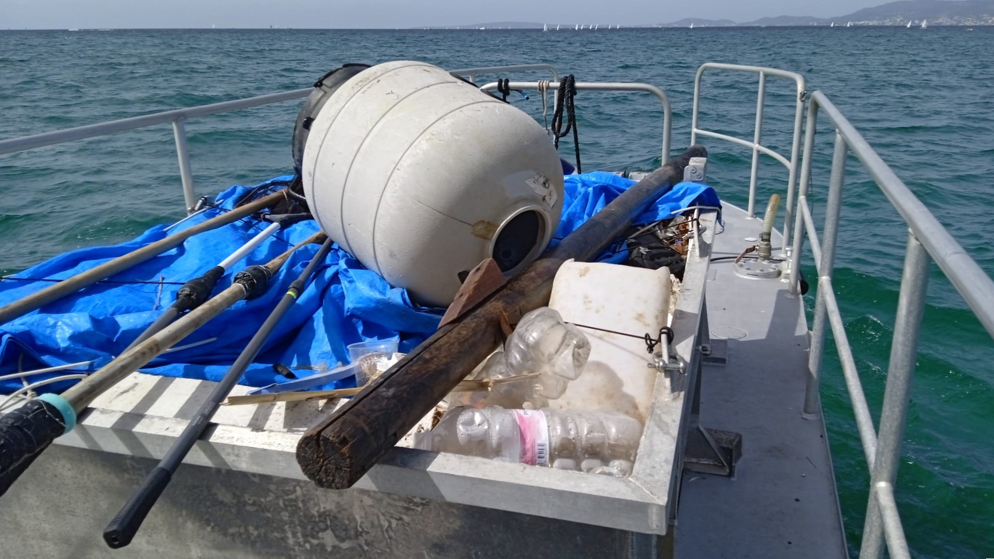 Nearly 5 tons of waste removed from the Balearic coasts