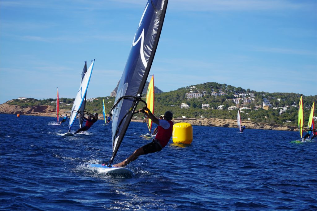 Es Nàutic, epicentro de la vela y el piragüismo con la organización de treinta eventos deportivos