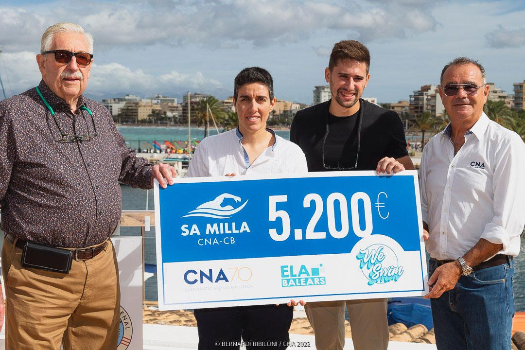 El Club Nàutic S’Arenal entrega a ELA Balears los 5.200 euros recaudados en ‘Sa Milla’ de natación 
