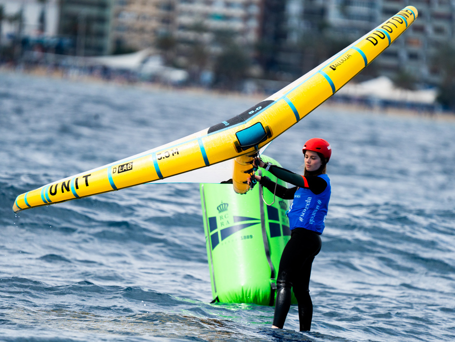 noticias náuticas, actualidad náutica, leya seguí, olympic week alicante, ilca 4, wingfoil, regata, 