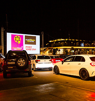 CINE CON COCHE