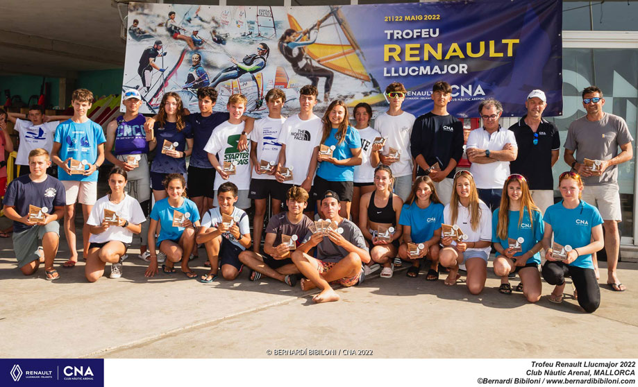 Un emocionante Trofeo Renault Llucmajor reúne a más de 150 regatistas en el Club Nàutic S’Arenal