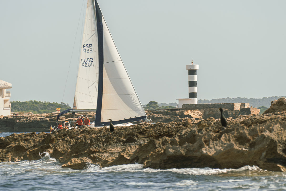 El Club Nàutic Sa Ràpita celebra el vigésimo aniversario de la regata Trofeo Vinos J.L. Ferrer