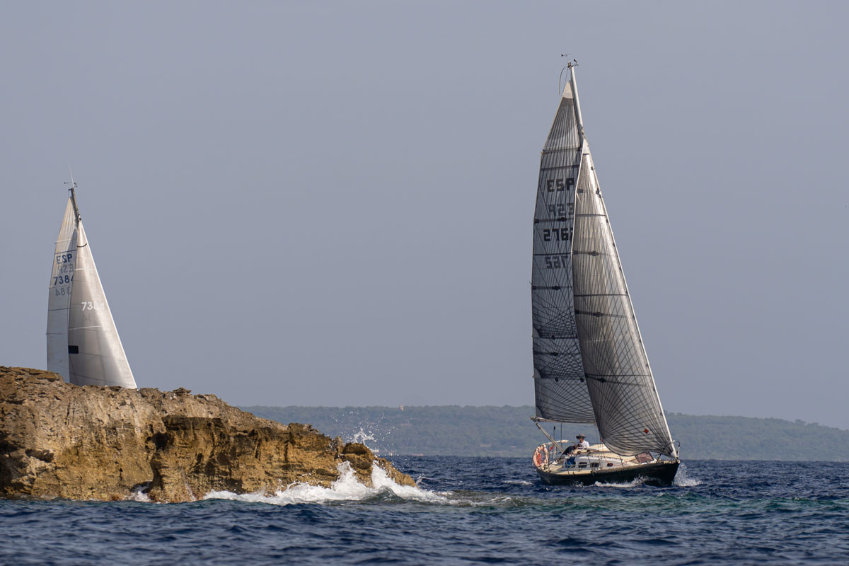 El Club Nàutic Sa Ràpita celebra el vigésimo aniversario de la regata Trofeo Vinos J.L. Ferrer