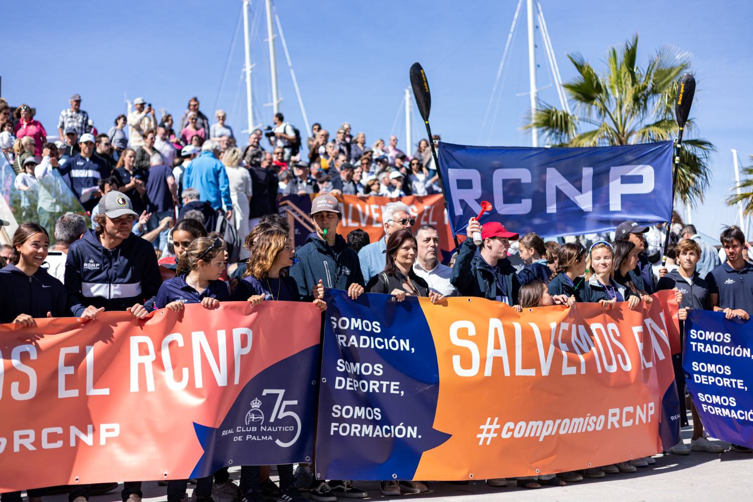 Baño de multitudes para garantizar la supervivencia del Real Club Náutico de Palma